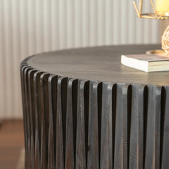 Dark brown Vintage round wood coffee table set of 2 with nesting design, 110-lb capacity, natural grain & knots.