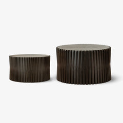 Dark brown Vintage round wood coffee table set of 2 with nesting design, 110-lb capacity, natural grain & knots.
